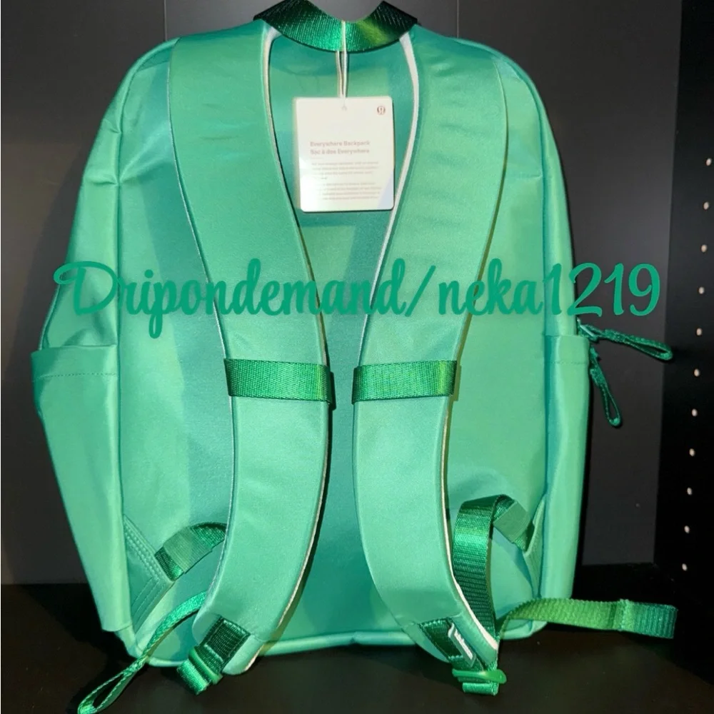 Lululemon Everywhere Backpack 22L- Raceway Green/Sheer Oak